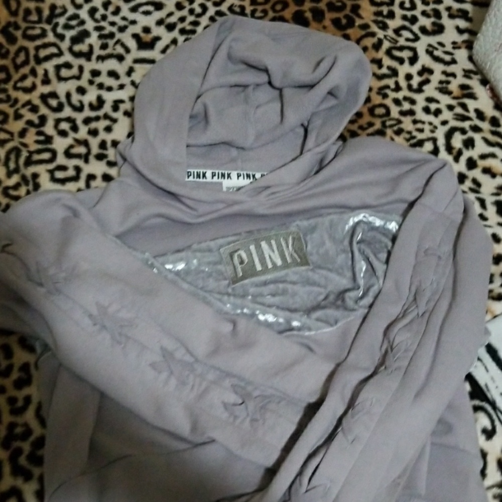 Cropped baggy hoodie